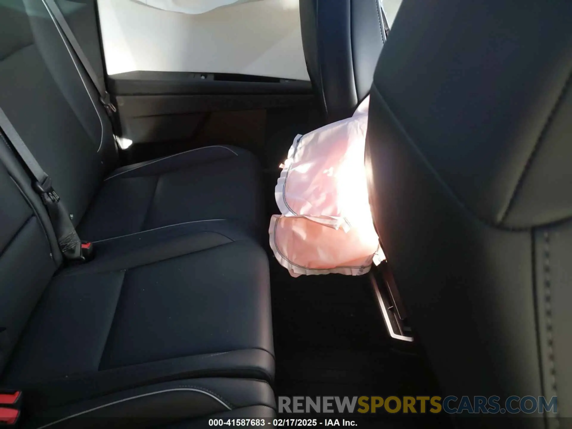 8 Photograph of a damaged car 7G2CEHED5RA015790 TESLA CYBERTRUCK 2024