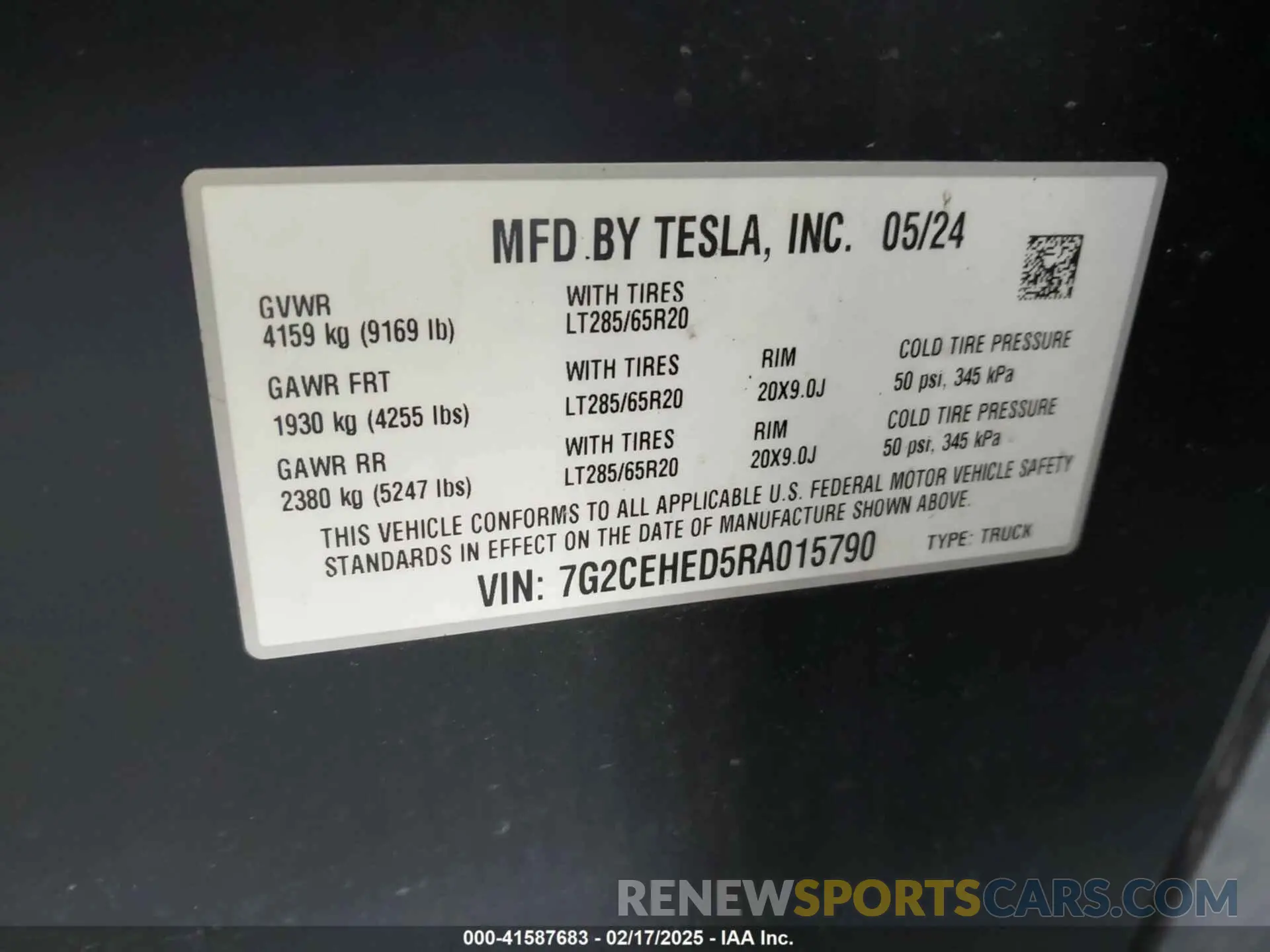 9 Photograph of a damaged car 7G2CEHED5RA015790 TESLA CYBERTRUCK 2024