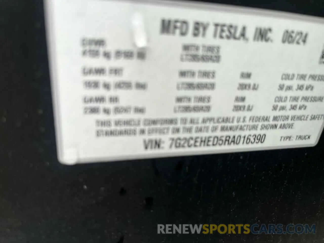 10 Photograph of a damaged car 7G2CEHED5RA016390 TESLA CYBERTRUCK 2024