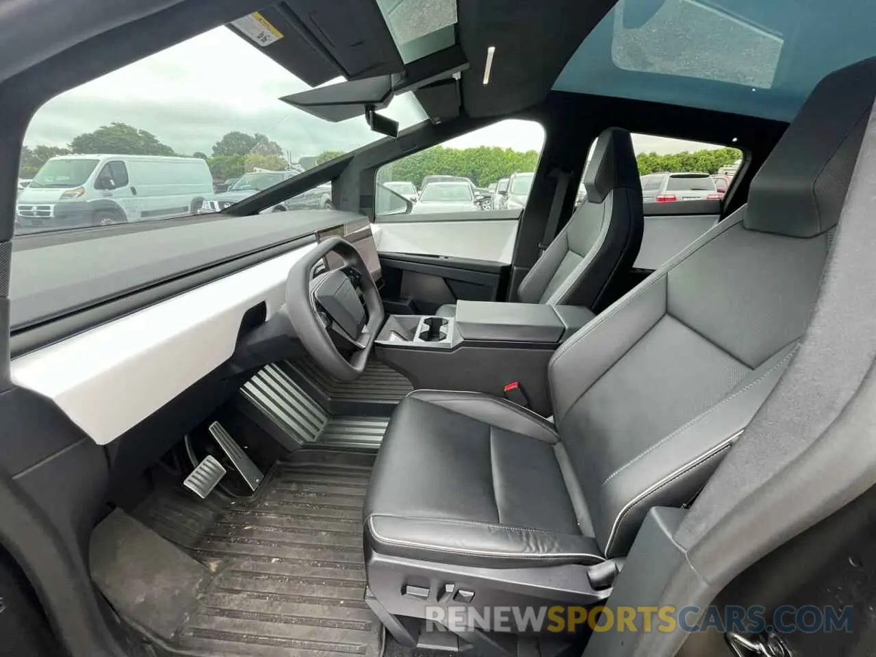 7 Photograph of a damaged car 7G2CEHED5RA016390 TESLA CYBERTRUCK 2024