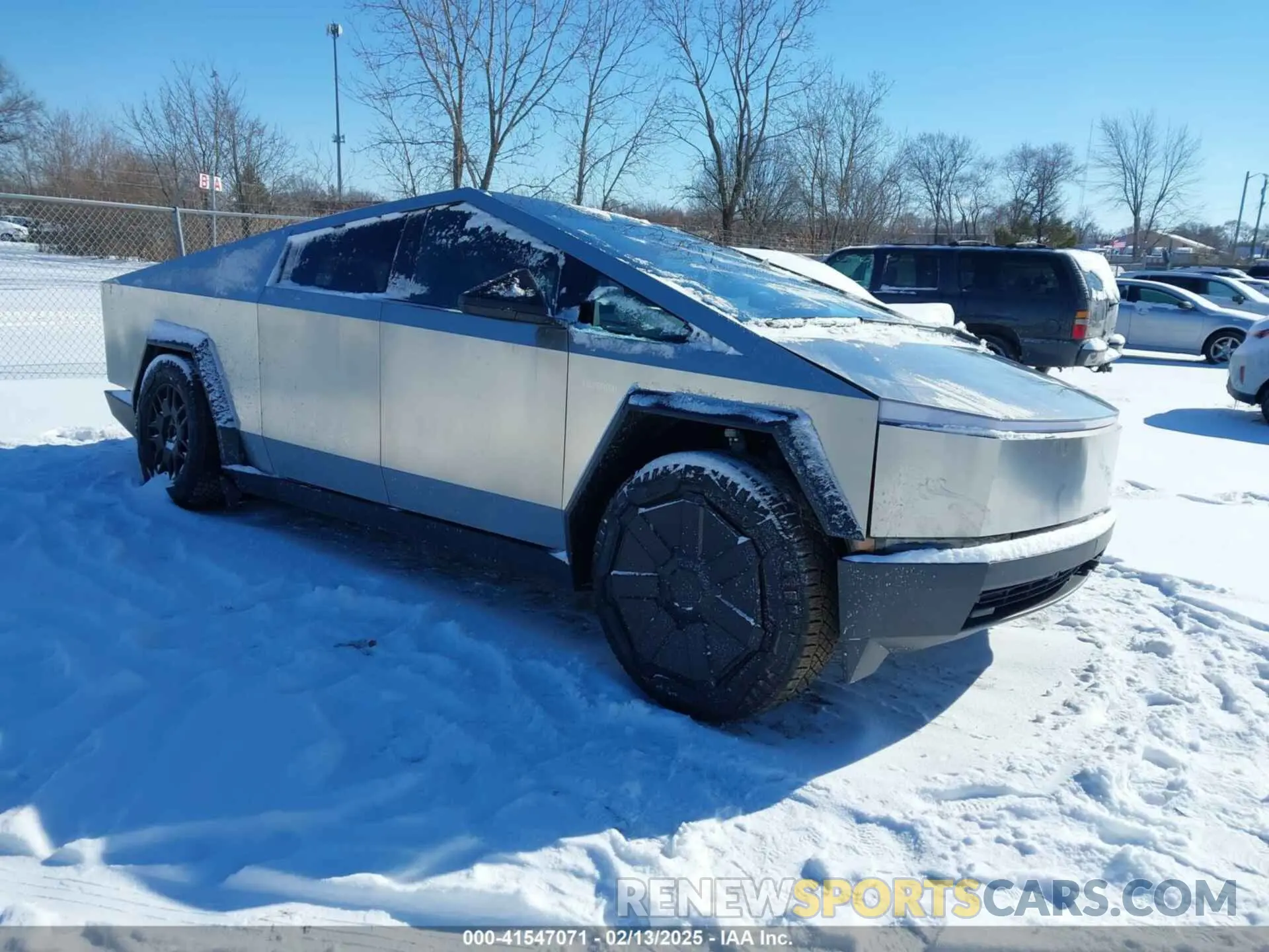 1 Photograph of a damaged car 7G2CEHED5RA033304 TESLA CYBERTRUCK 2024