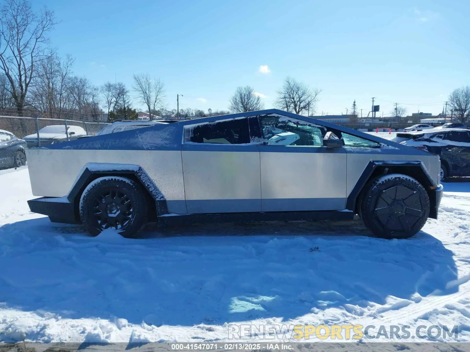 13 Photograph of a damaged car 7G2CEHED5RA033304 TESLA CYBERTRUCK 2024