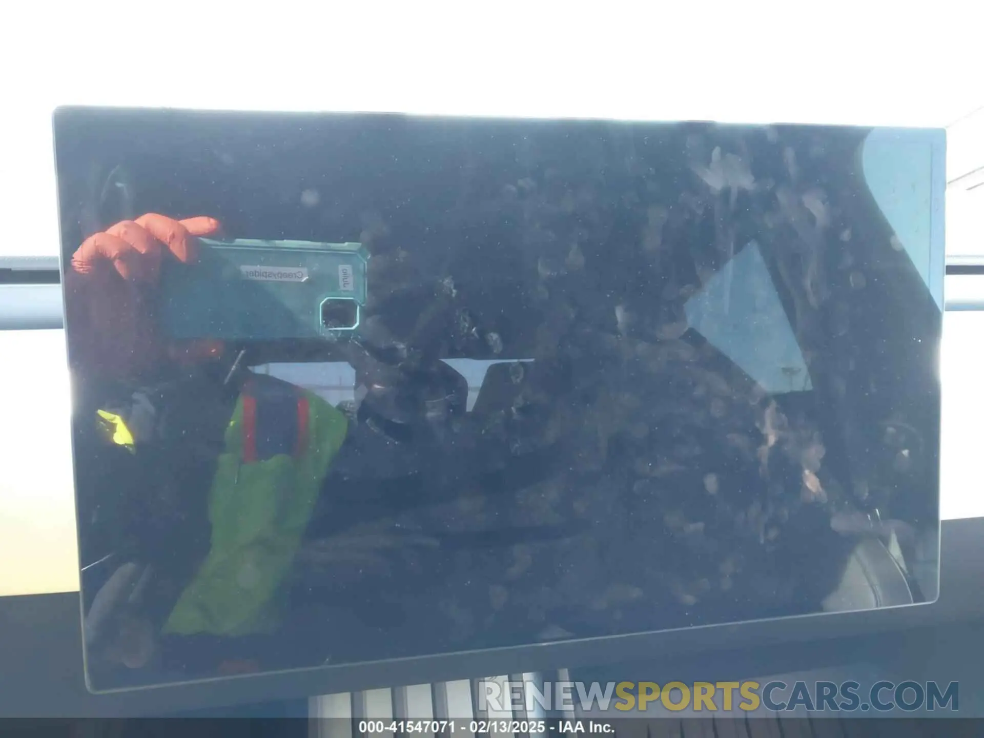 18 Photograph of a damaged car 7G2CEHED5RA033304 TESLA CYBERTRUCK 2024