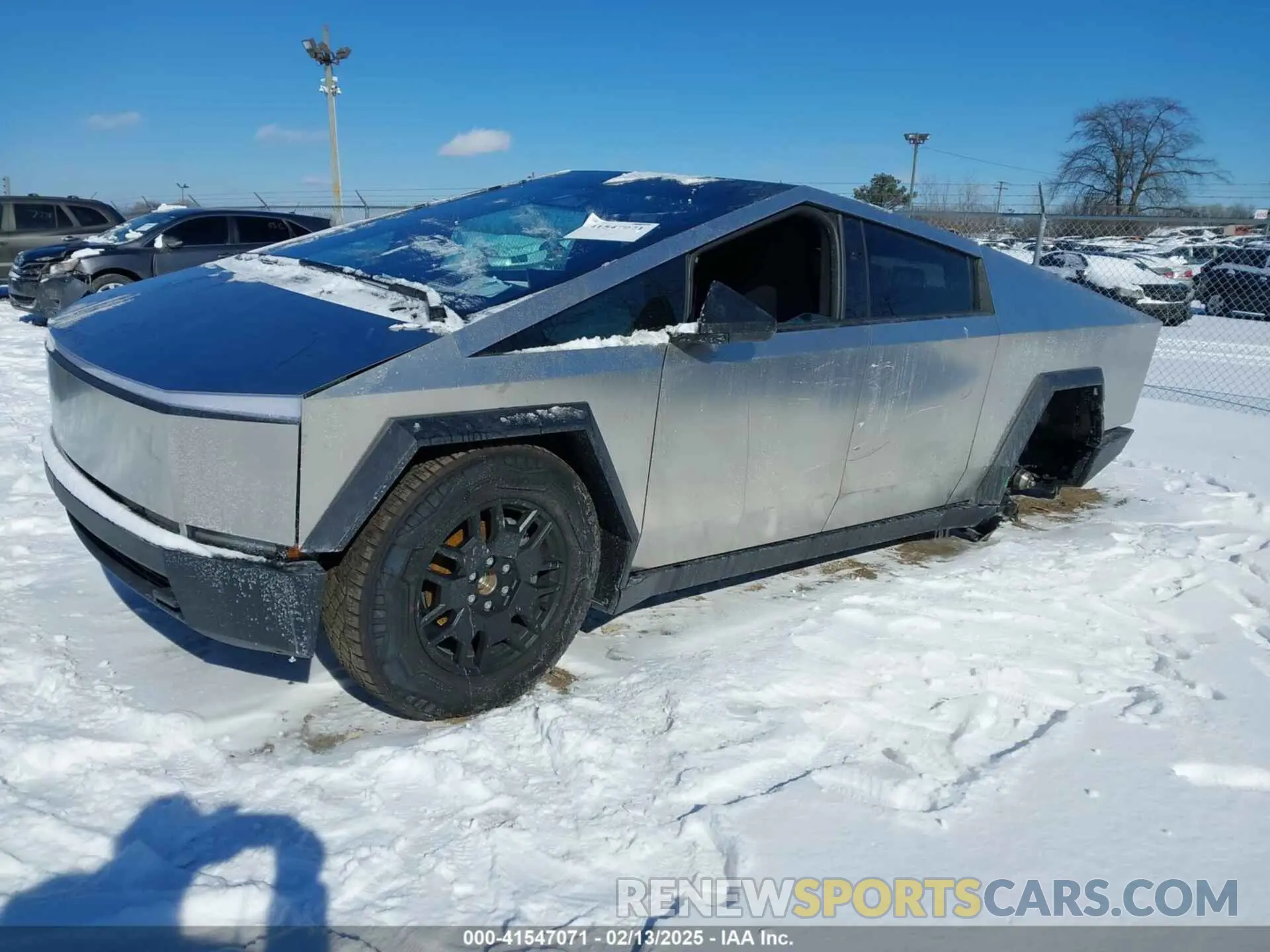 2 Photograph of a damaged car 7G2CEHED5RA033304 TESLA CYBERTRUCK 2024