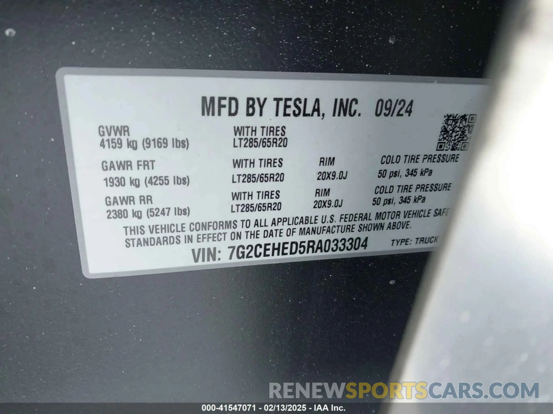 9 Photograph of a damaged car 7G2CEHED5RA033304 TESLA CYBERTRUCK 2024