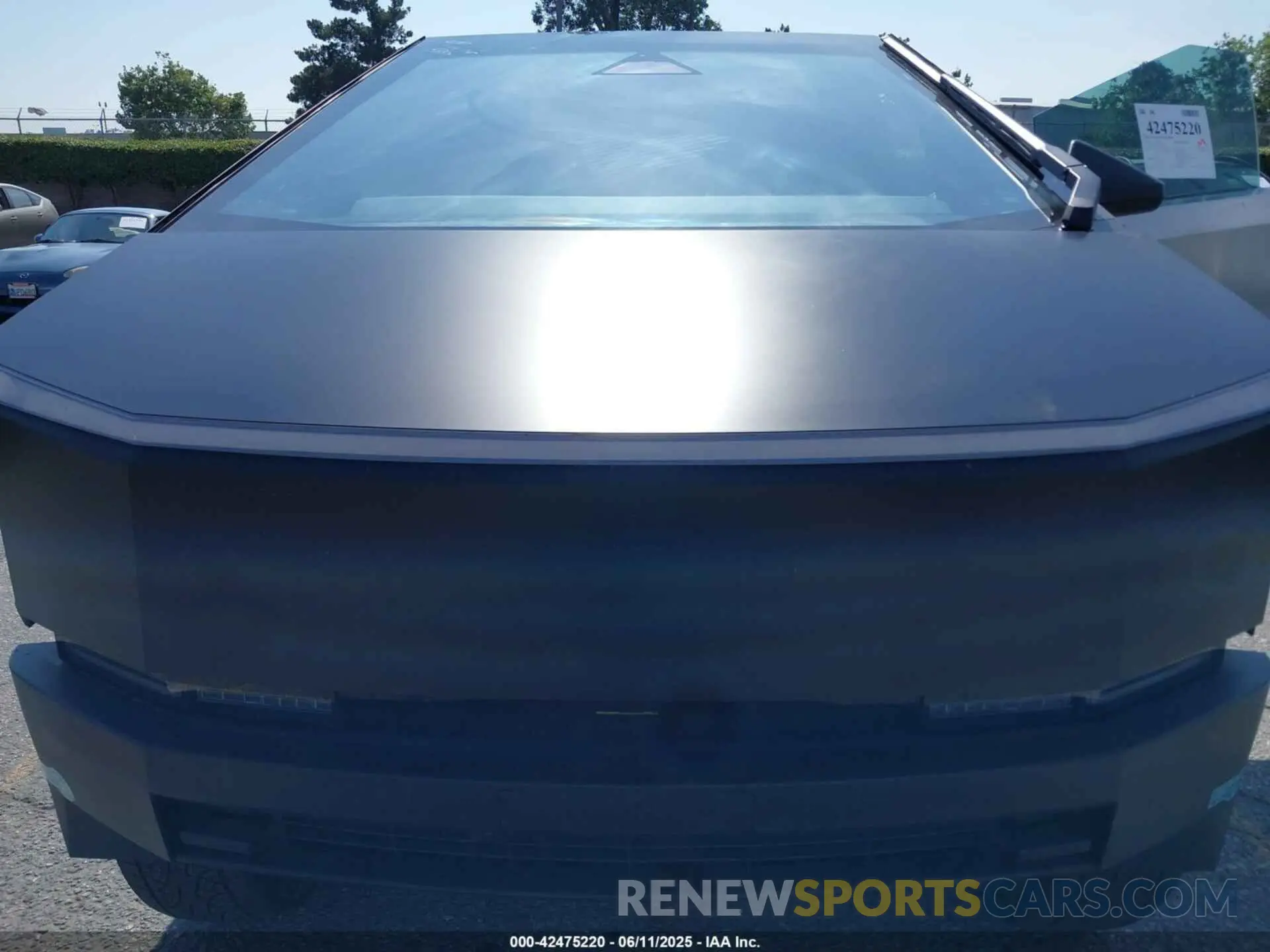 10 Photograph of a damaged car 7G2CEHED5RA053441 TESLA CYBERTRUCK 2024