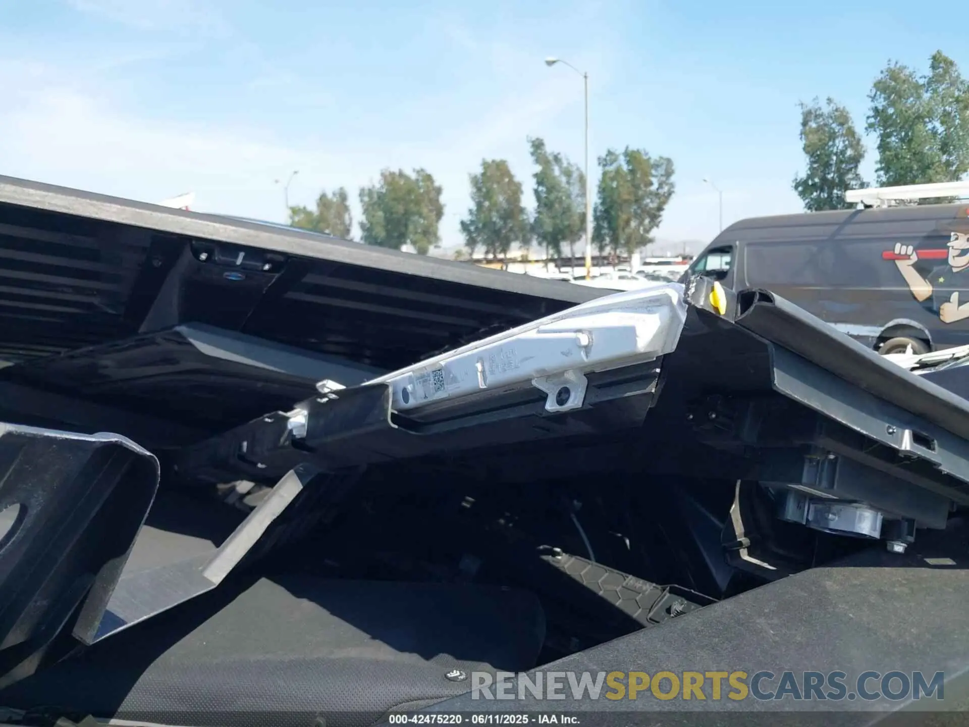 20 Photograph of a damaged car 7G2CEHED5RA053441 TESLA CYBERTRUCK 2024