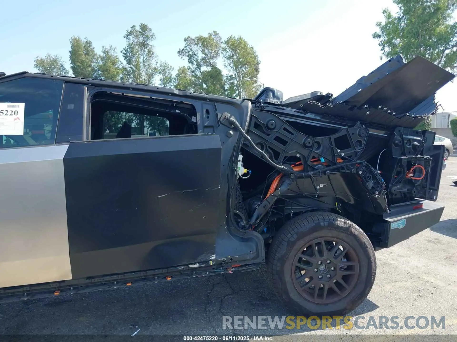 6 Photograph of a damaged car 7G2CEHED5RA053441 TESLA CYBERTRUCK 2024
