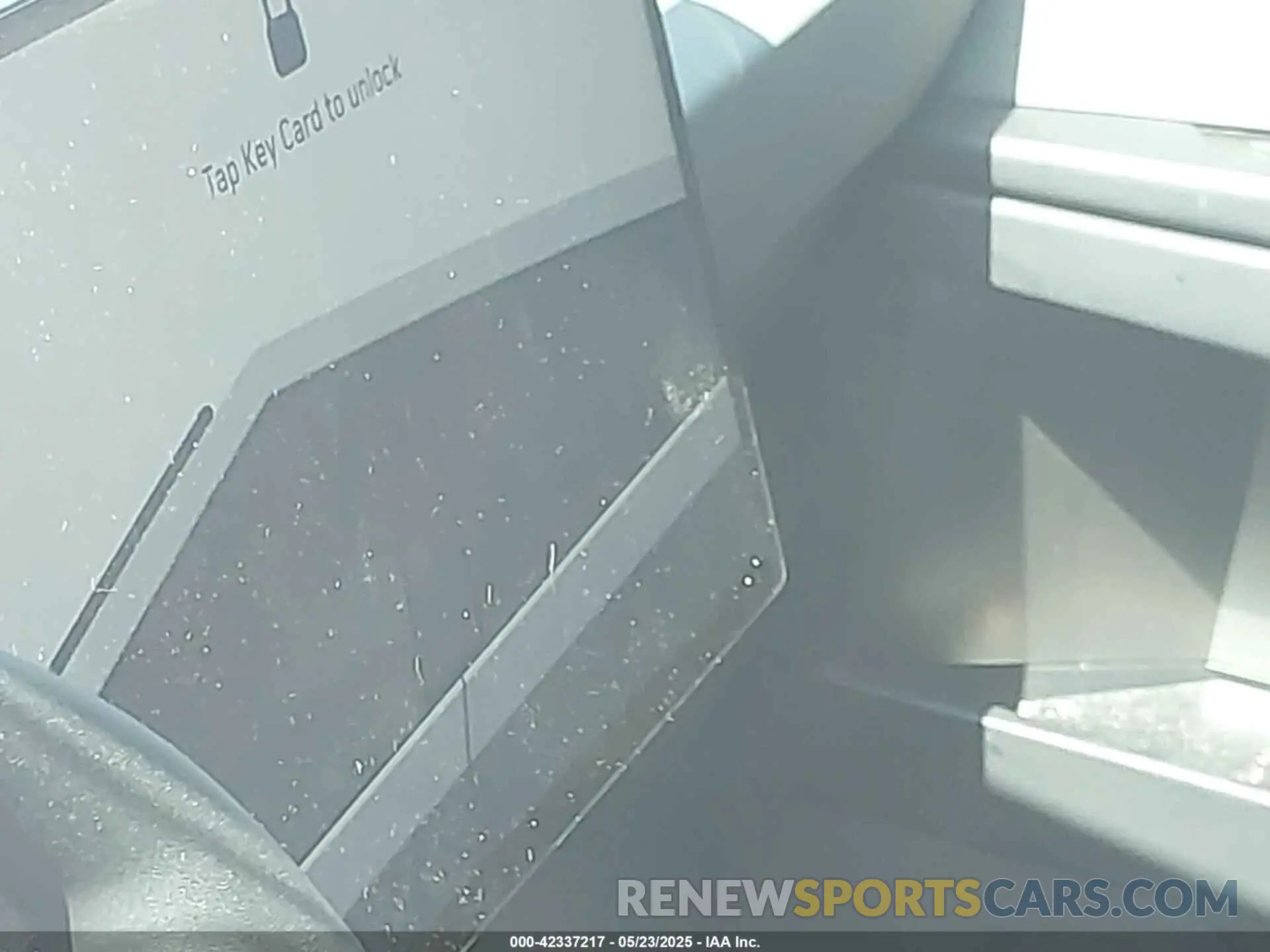 14 Photograph of a damaged car 7G2CEHED5RA053763 TESLA CYBERTRUCK 2024