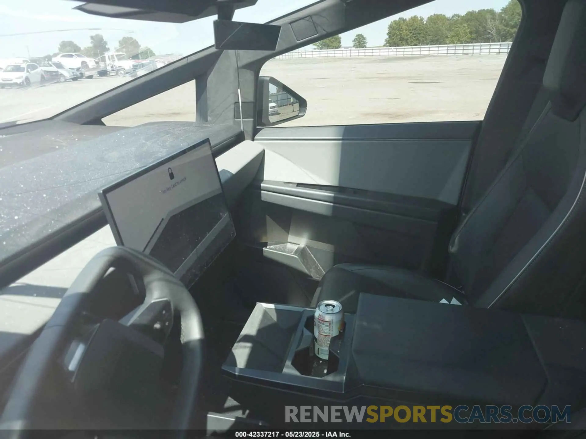 17 Photograph of a damaged car 7G2CEHED5RA053763 TESLA CYBERTRUCK 2024