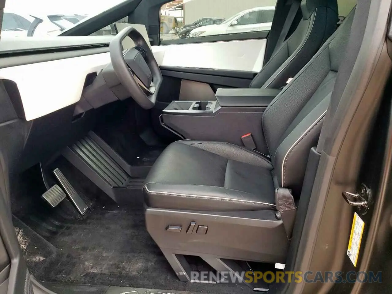 7 Photograph of a damaged car 7G2CEHED6RA001607 TESLA CYBERTRUCK 2024
