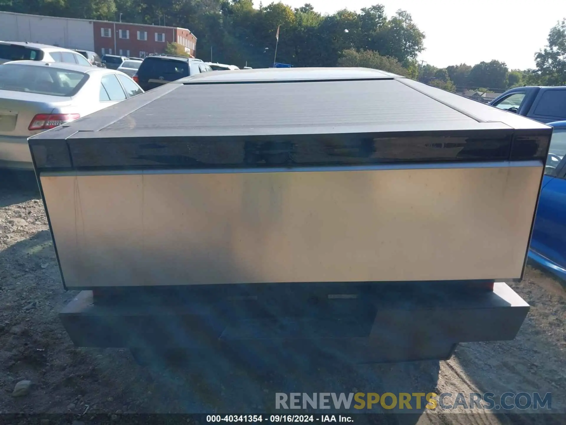 17 Photograph of a damaged car 7G2CEHED6RA005124 TESLA CYBERTRUCK 2024