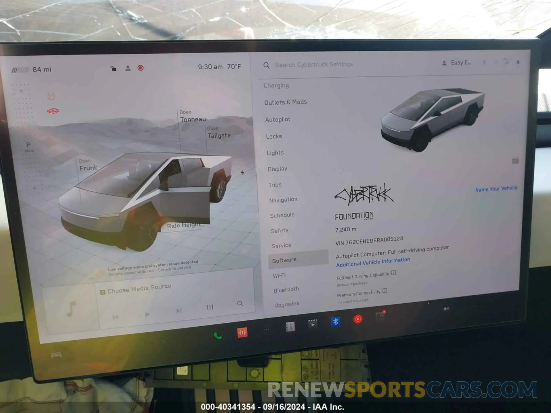 19 Photograph of a damaged car 7G2CEHED6RA005124 TESLA CYBERTRUCK 2024