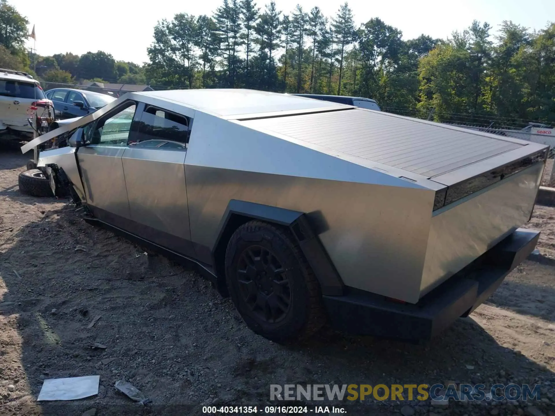3 Photograph of a damaged car 7G2CEHED6RA005124 TESLA CYBERTRUCK 2024