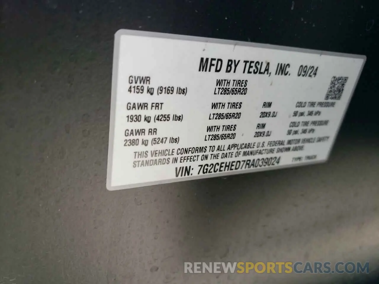 13 Photograph of a damaged car 7G2CEHED7RA039024 TESLA CYBERTRUCK 2024