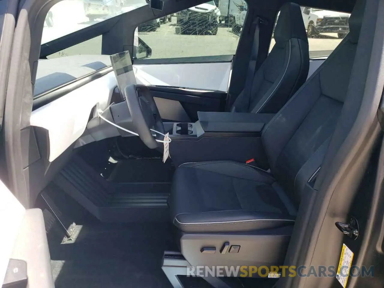 7 Photograph of a damaged car 7G2CEHED7RA039024 TESLA CYBERTRUCK 2024