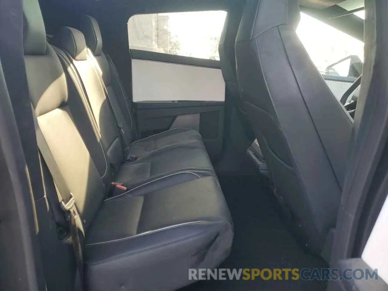 10 Photograph of a damaged car 7G2CEHED8RA014228 TESLA CYBERTRUCK 2024