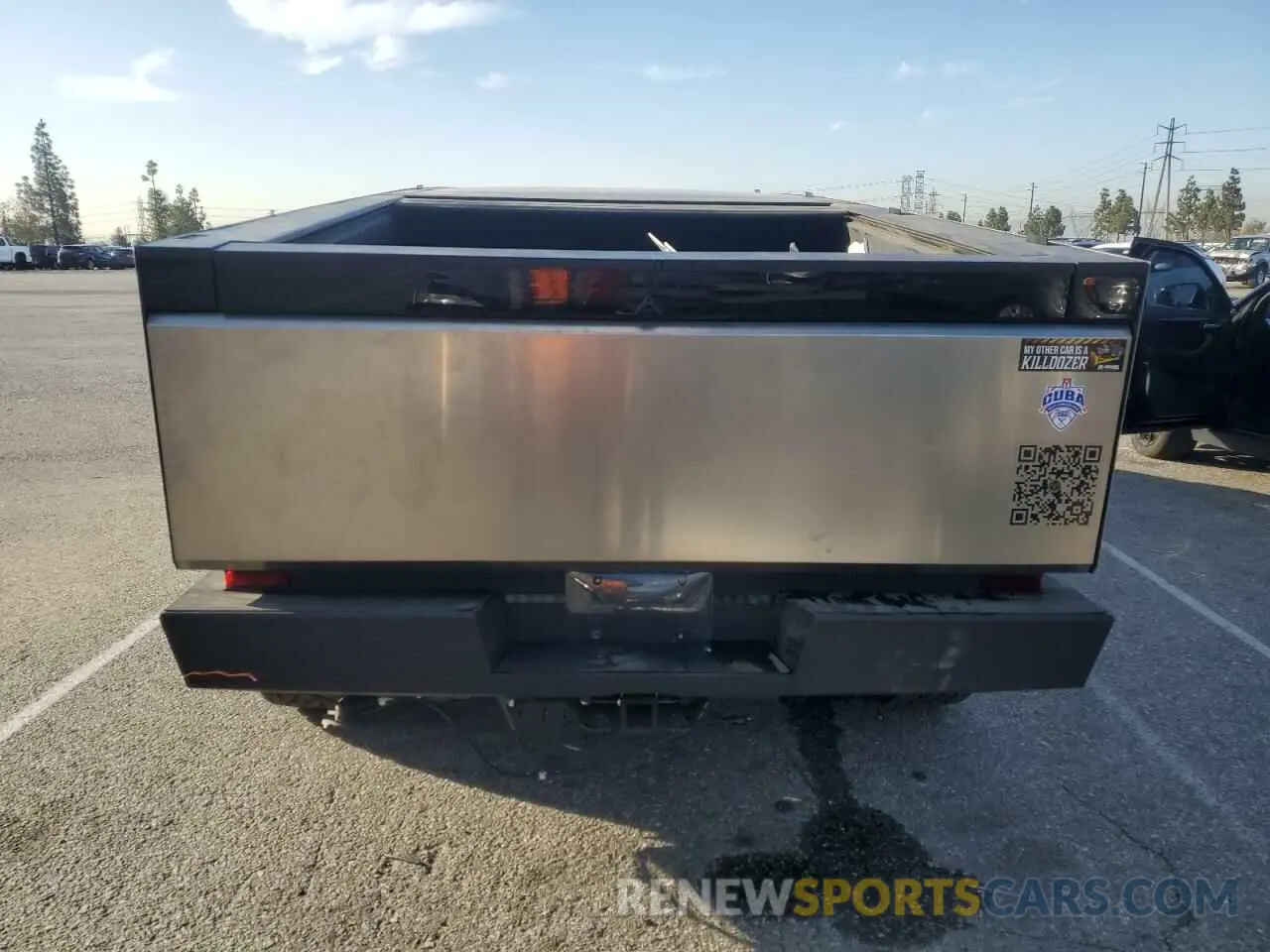 6 Photograph of a damaged car 7G2CEHED8RA014228 TESLA CYBERTRUCK 2024