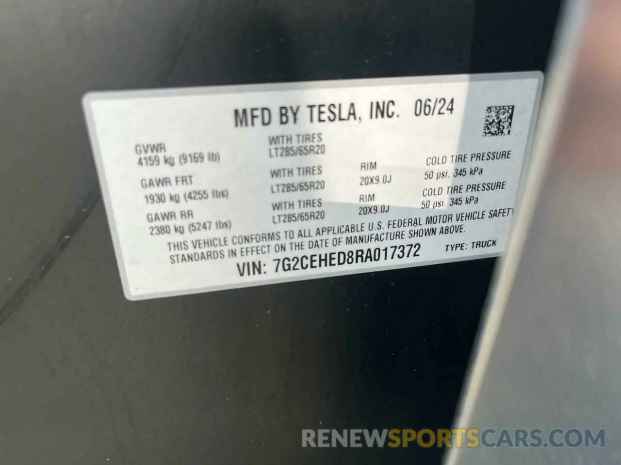 10 Photograph of a damaged car 7G2CEHED8RA017372 TESLA CYBERTRUCK 2024