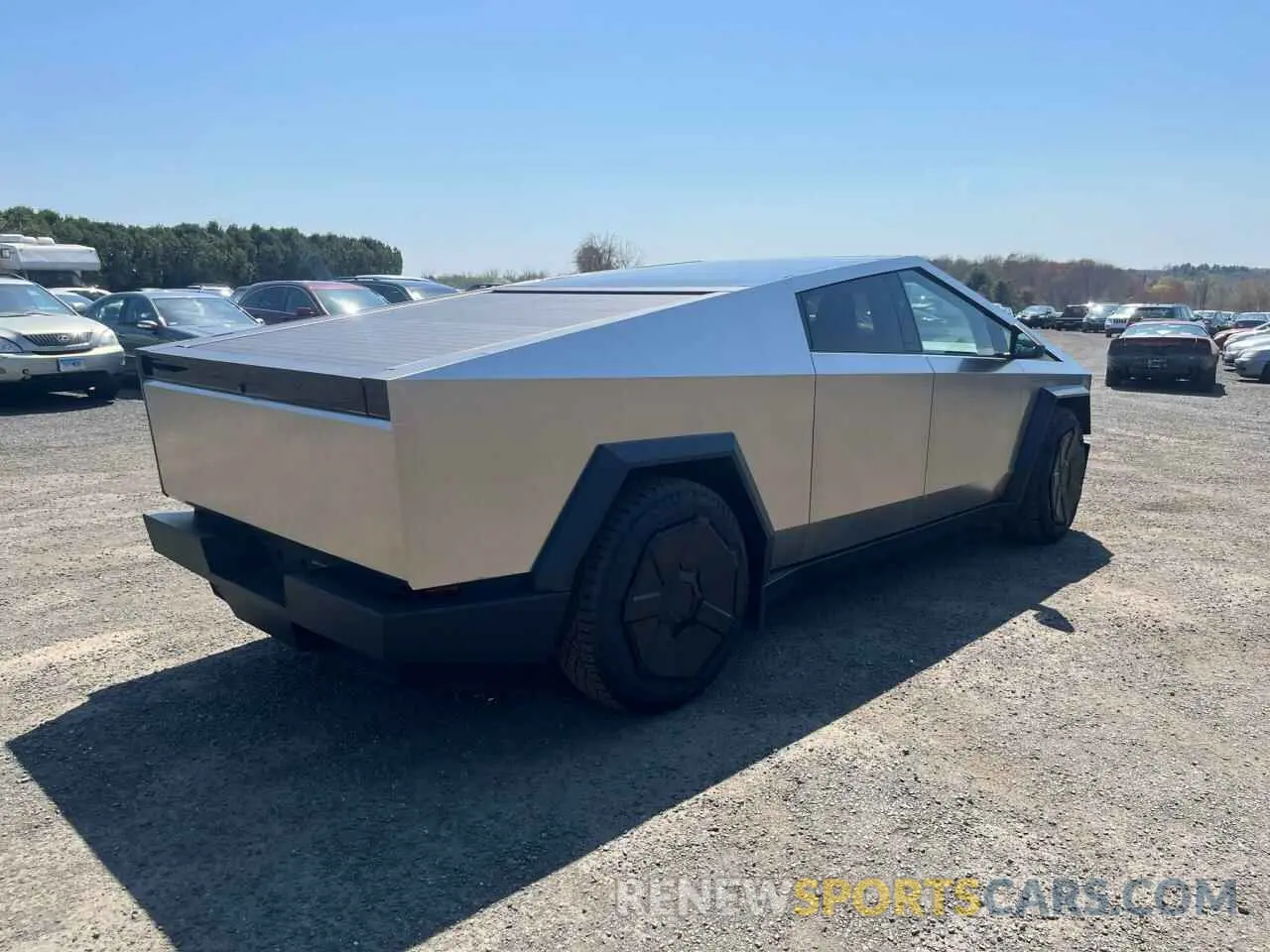 3 Photograph of a damaged car 7G2CEHED8RA017372 TESLA CYBERTRUCK 2024