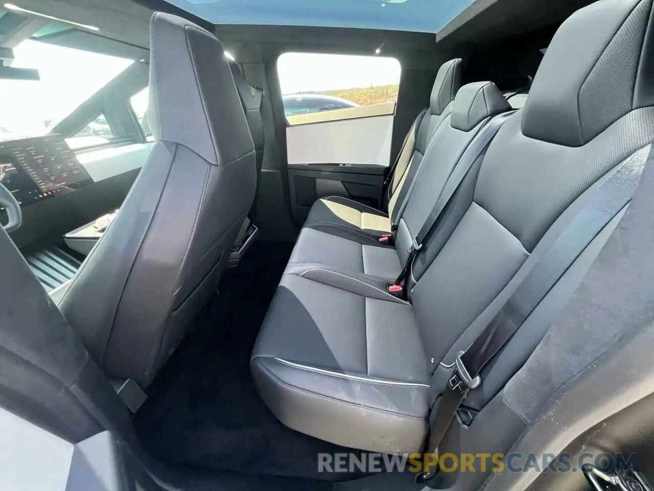 7 Photograph of a damaged car 7G2CEHED8RA017372 TESLA CYBERTRUCK 2024