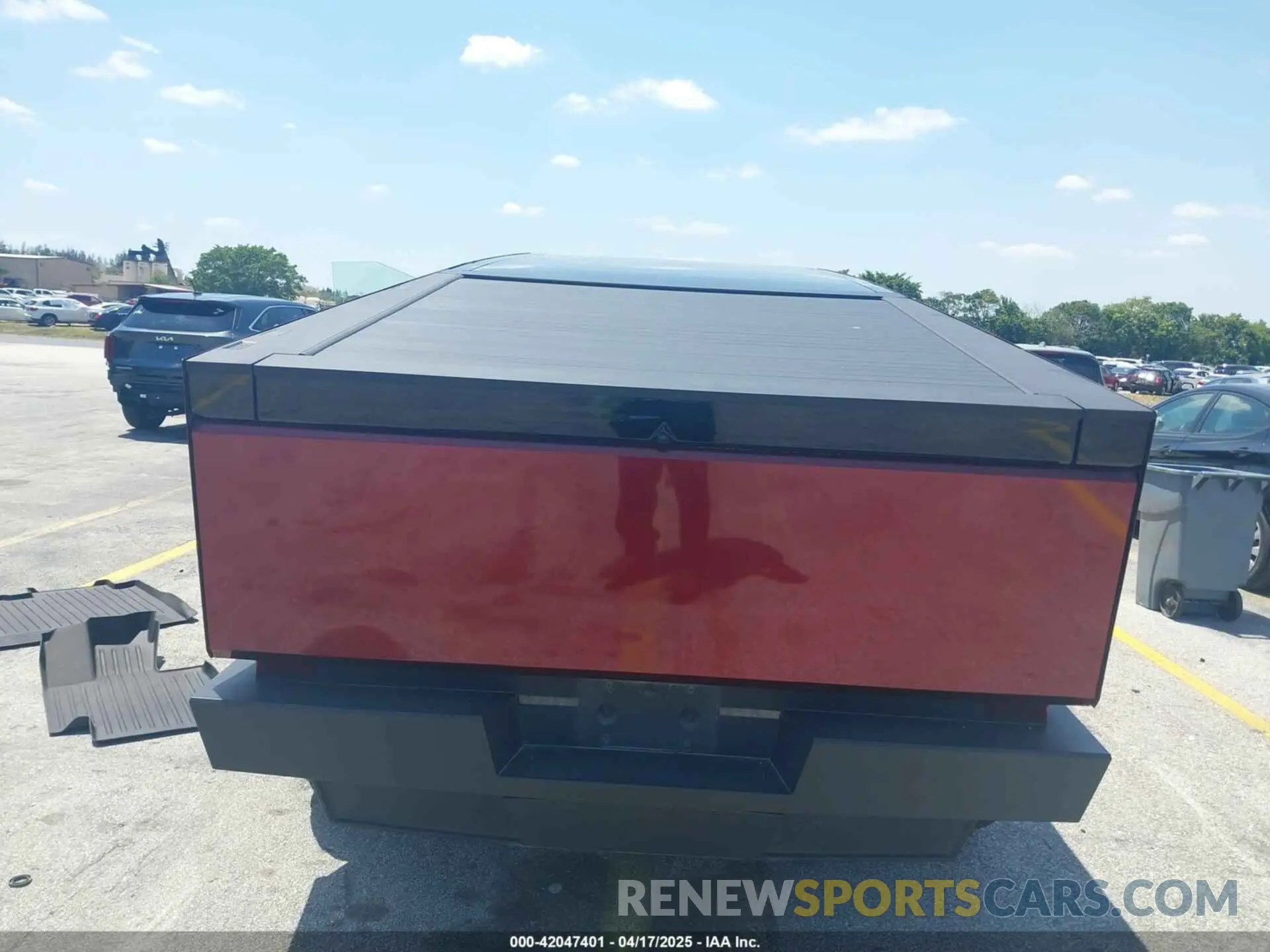 15 Photograph of a damaged car 7G2CEHED9RA013864 TESLA CYBERTRUCK 2024