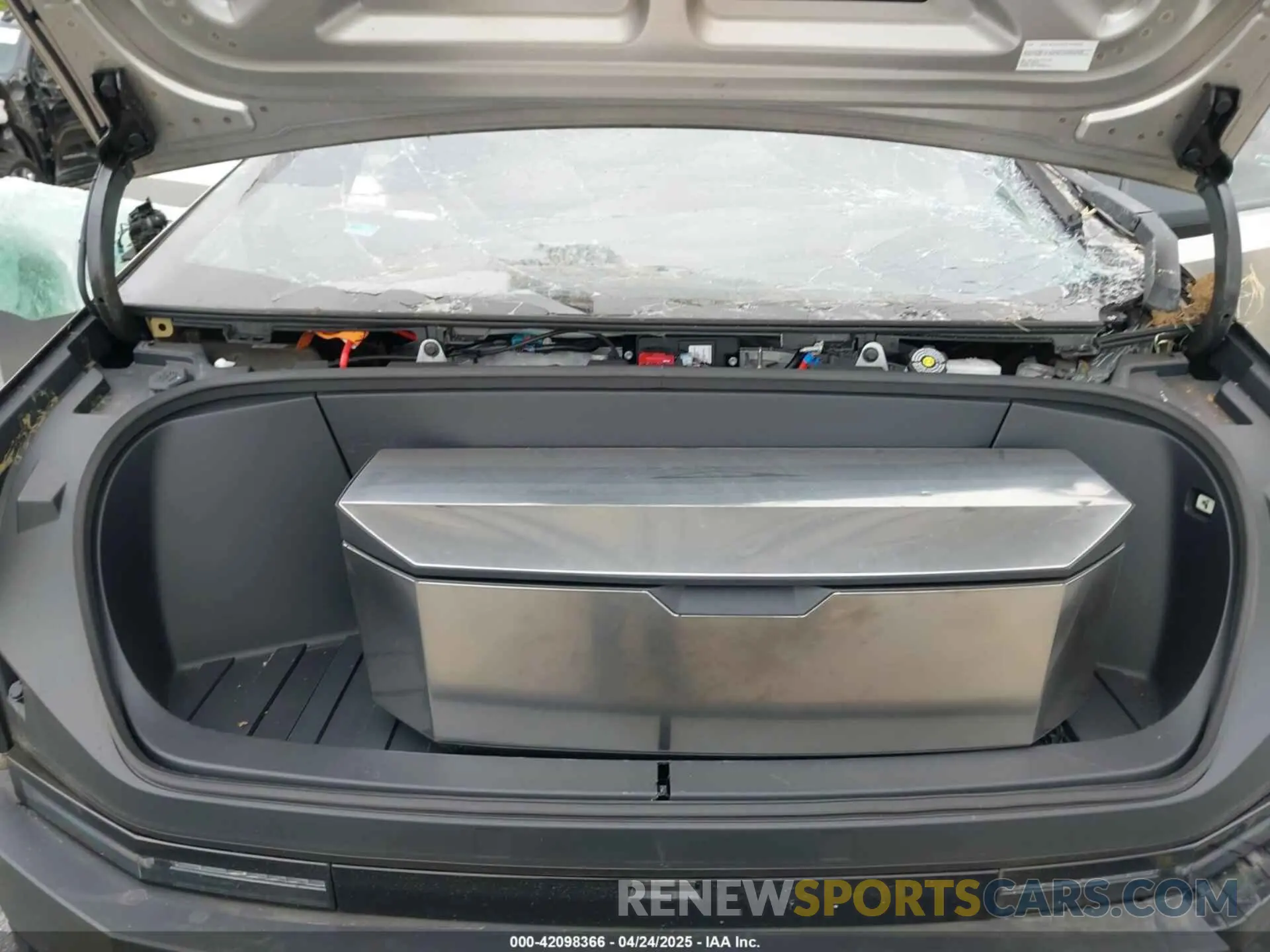 10 Photograph of a damaged car 7G2CEHED9RA017042 TESLA CYBERTRUCK 2024