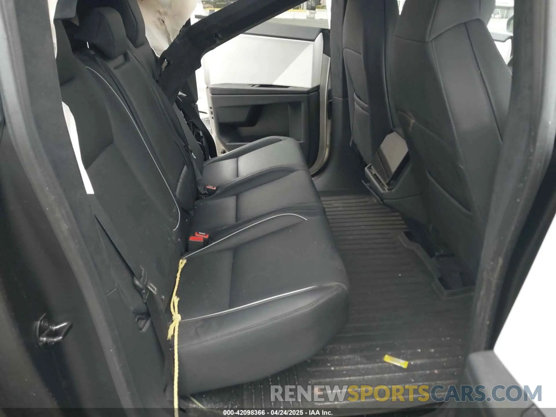 8 Photograph of a damaged car 7G2CEHED9RA017042 TESLA CYBERTRUCK 2024