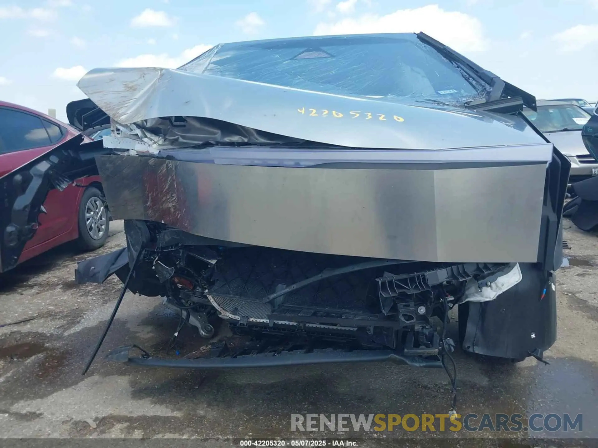 12 Photograph of a damaged car 7G2CEHED9RA056715 TESLA CYBERTRUCK 2024