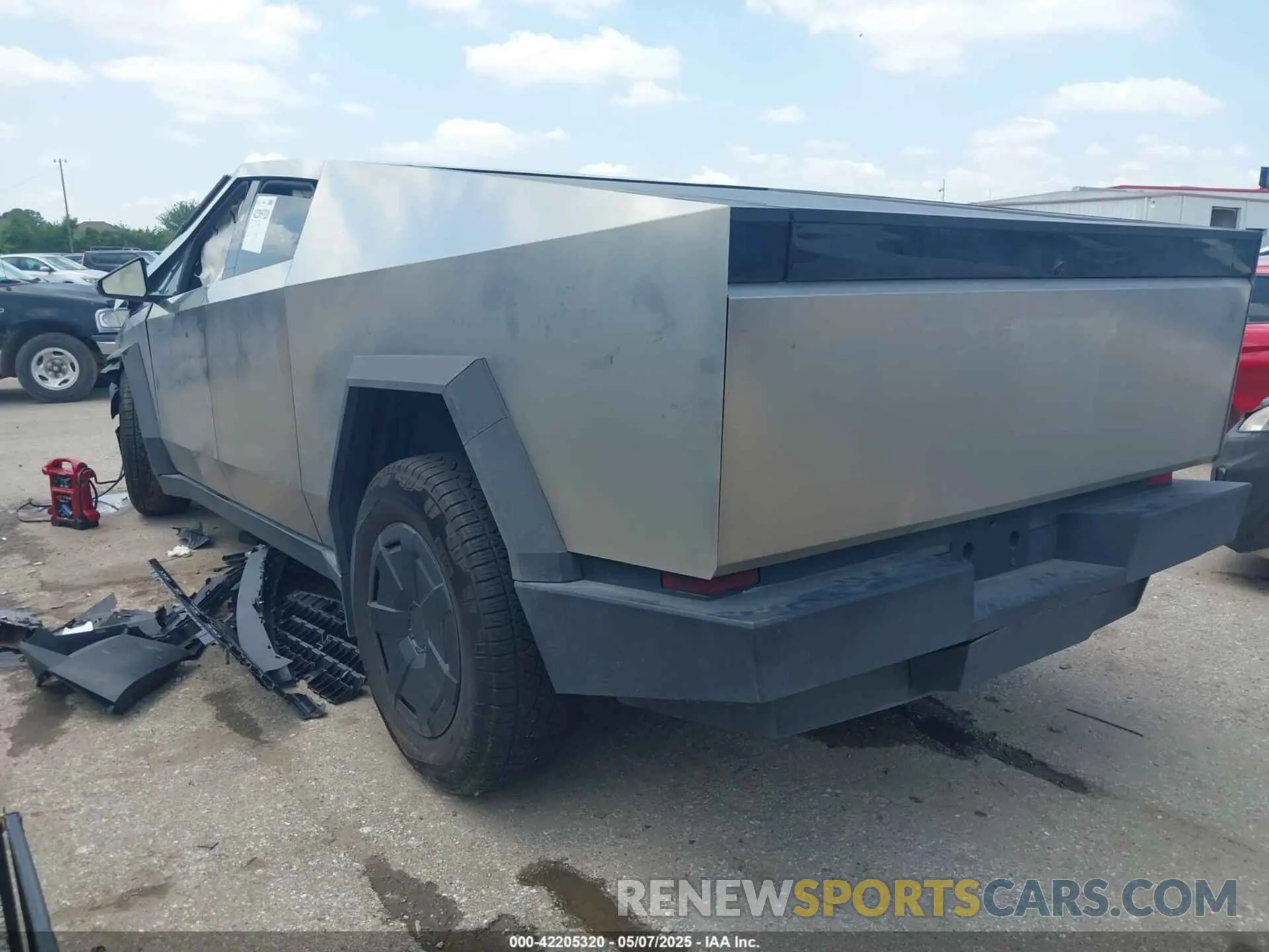 3 Photograph of a damaged car 7G2CEHED9RA056715 TESLA CYBERTRUCK 2024