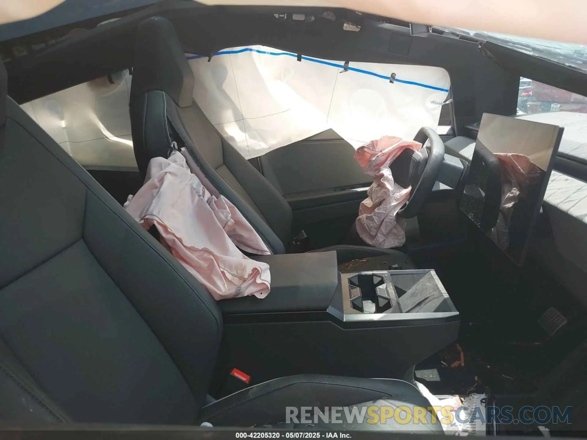 5 Photograph of a damaged car 7G2CEHED9RA056715 TESLA CYBERTRUCK 2024