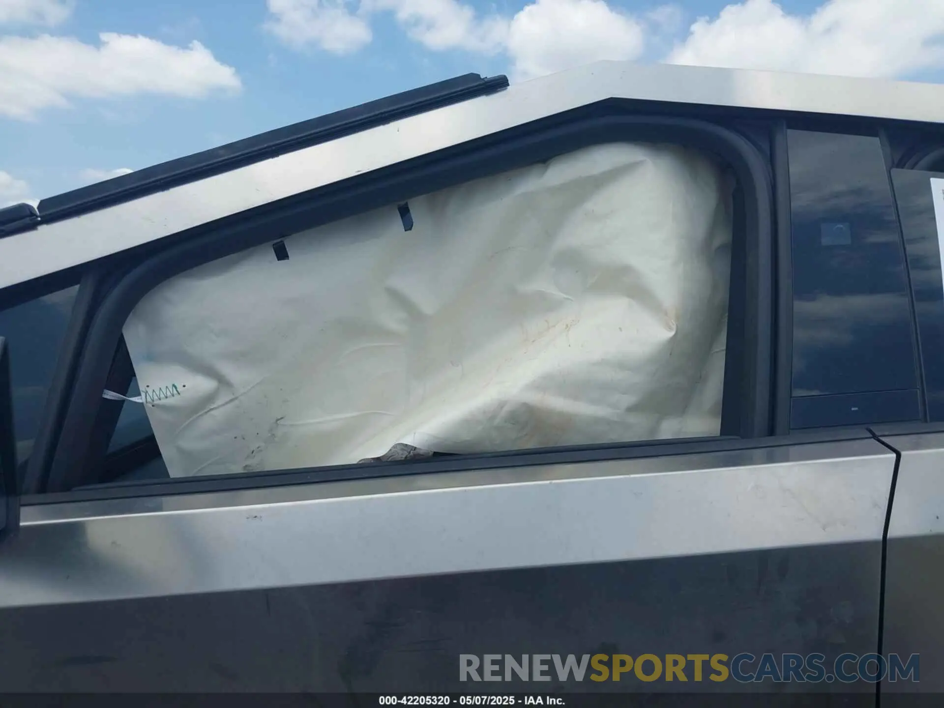 6 Photograph of a damaged car 7G2CEHED9RA056715 TESLA CYBERTRUCK 2024