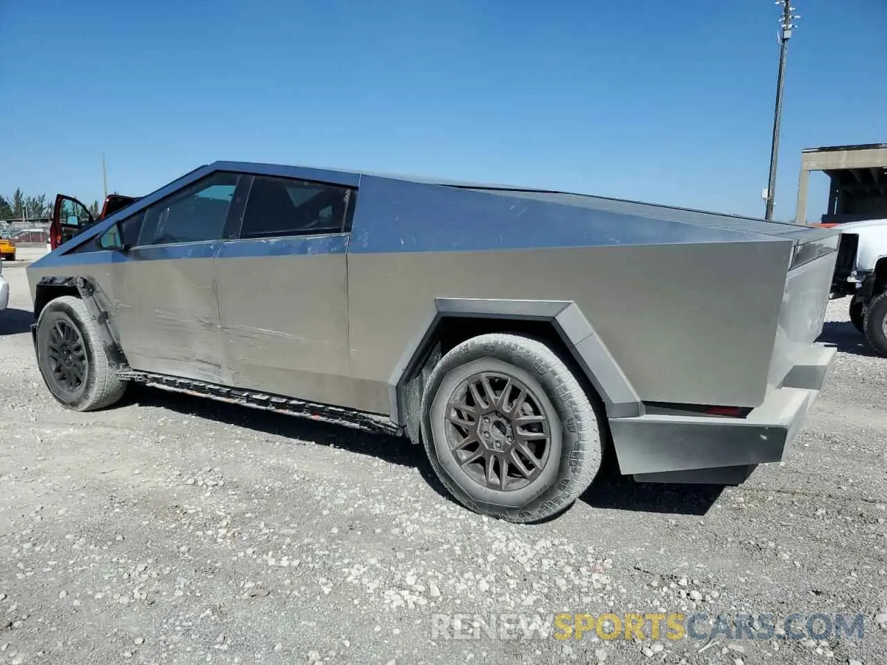 2 Photograph of a damaged car 7G2CEHEDXRA051815 TESLA CYBERTRUCK 2024