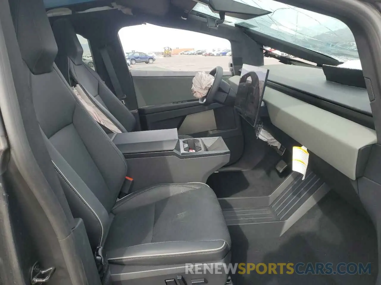 7 Photograph of a damaged car 7G2CEHEDXRA056495 TESLA CYBERTRUCK 2024