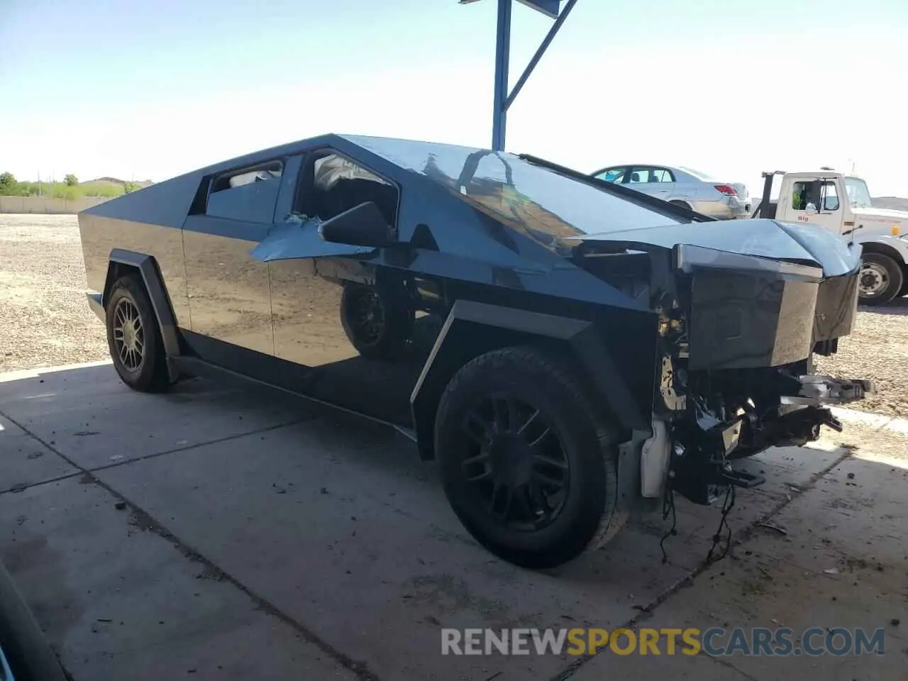 4 Photograph of a damaged car 7G2CEHEE0RA030822 TESLA CYBERTRUCK 2024