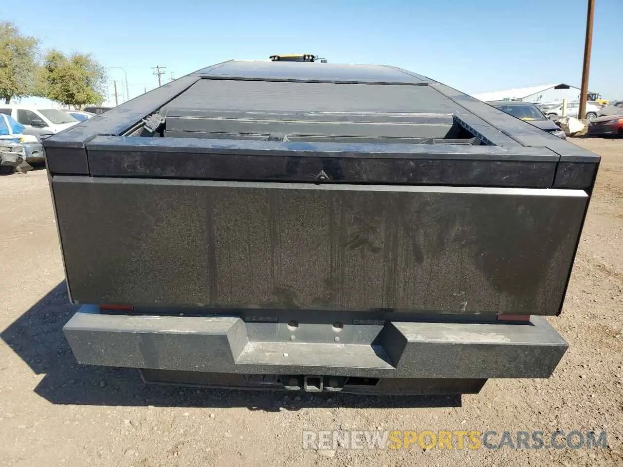 6 Photograph of a damaged car 7G2CEHEE2RA017084 TESLA CYBERTRUCK 2024