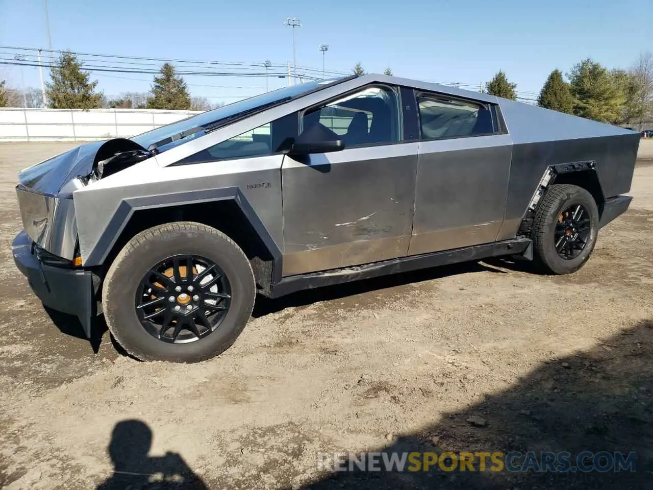 1 Photograph of a damaged car 7G2CEHEE3RA032211 TESLA CYBERTRUCK 2024