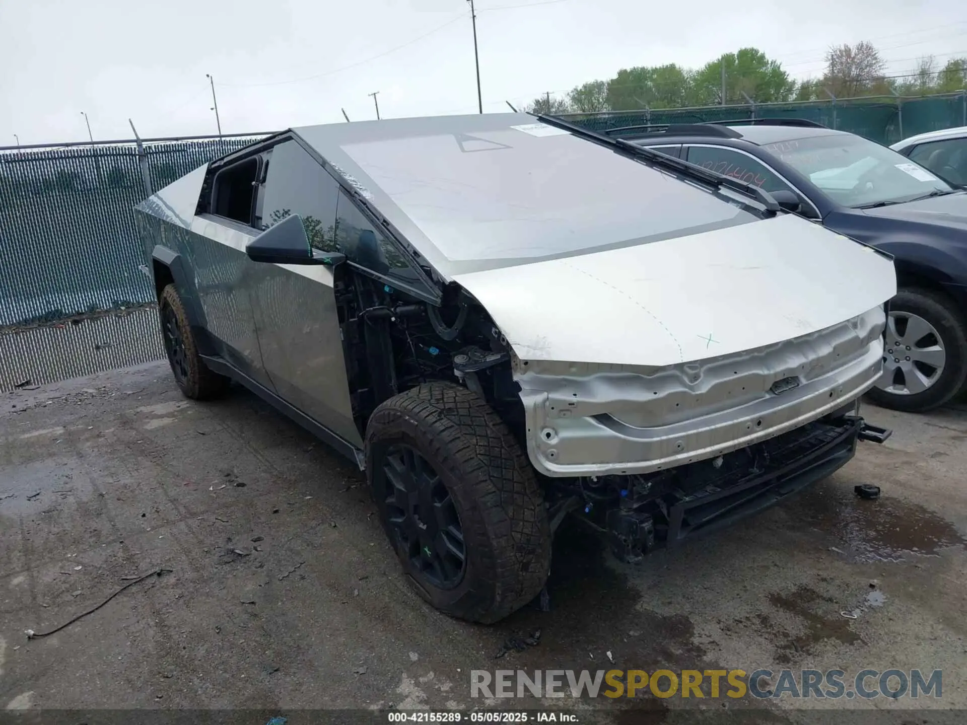 1 Photograph of a damaged car 7G2CEHEE3RA041930 TESLA CYBERTRUCK 2024