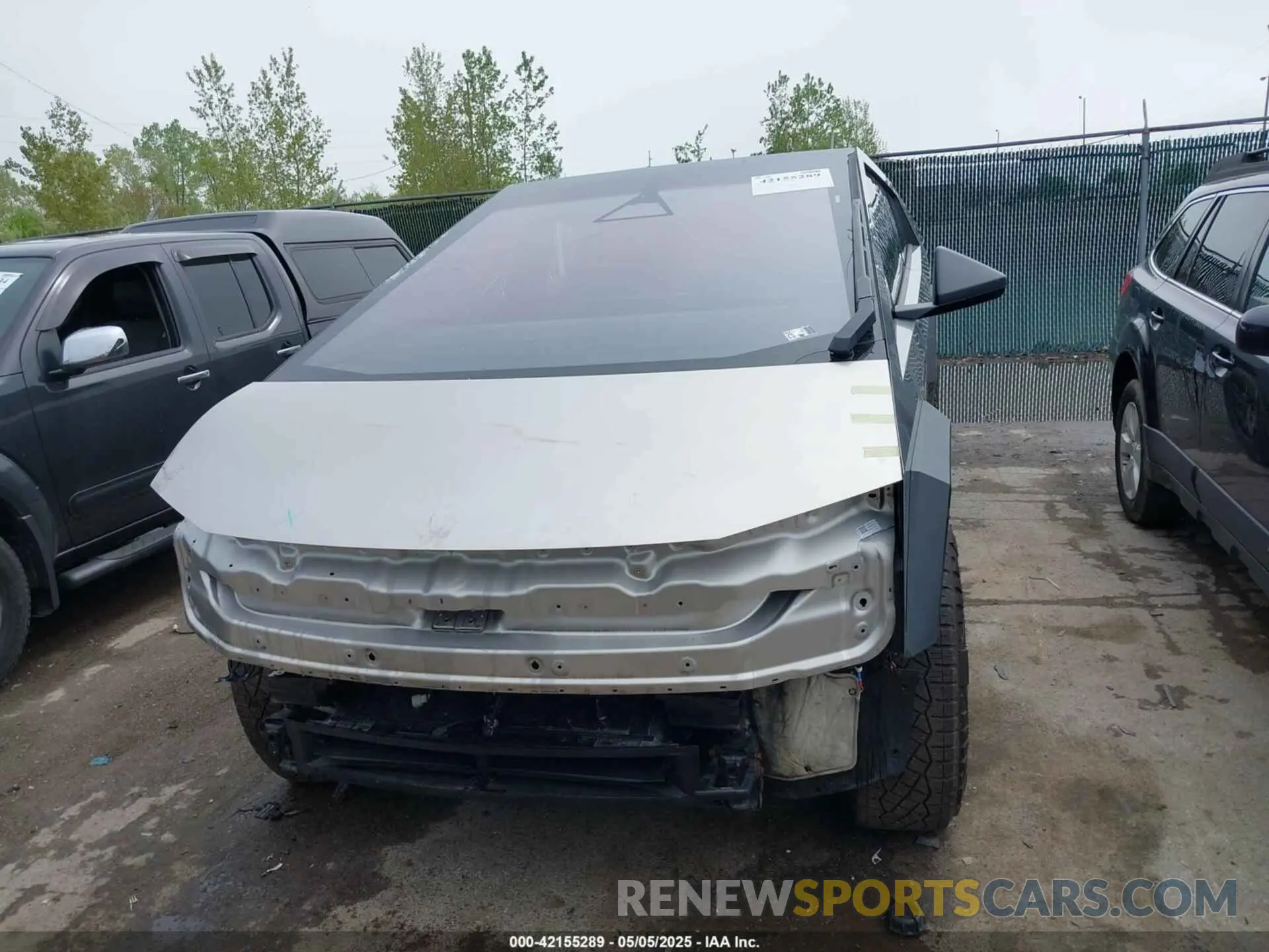 13 Photograph of a damaged car 7G2CEHEE3RA041930 TESLA CYBERTRUCK 2024
