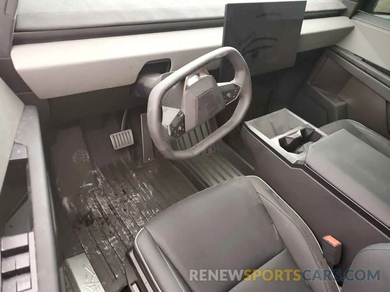 8 Photograph of a damaged car 7G2CEHEE4RA032024 TESLA CYBERTRUCK 2024