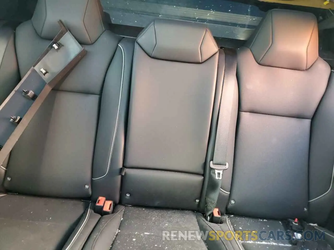 10 Photograph of a damaged car 7G2CEHEE5RA000103 TESLA CYBERTRUCK 2024