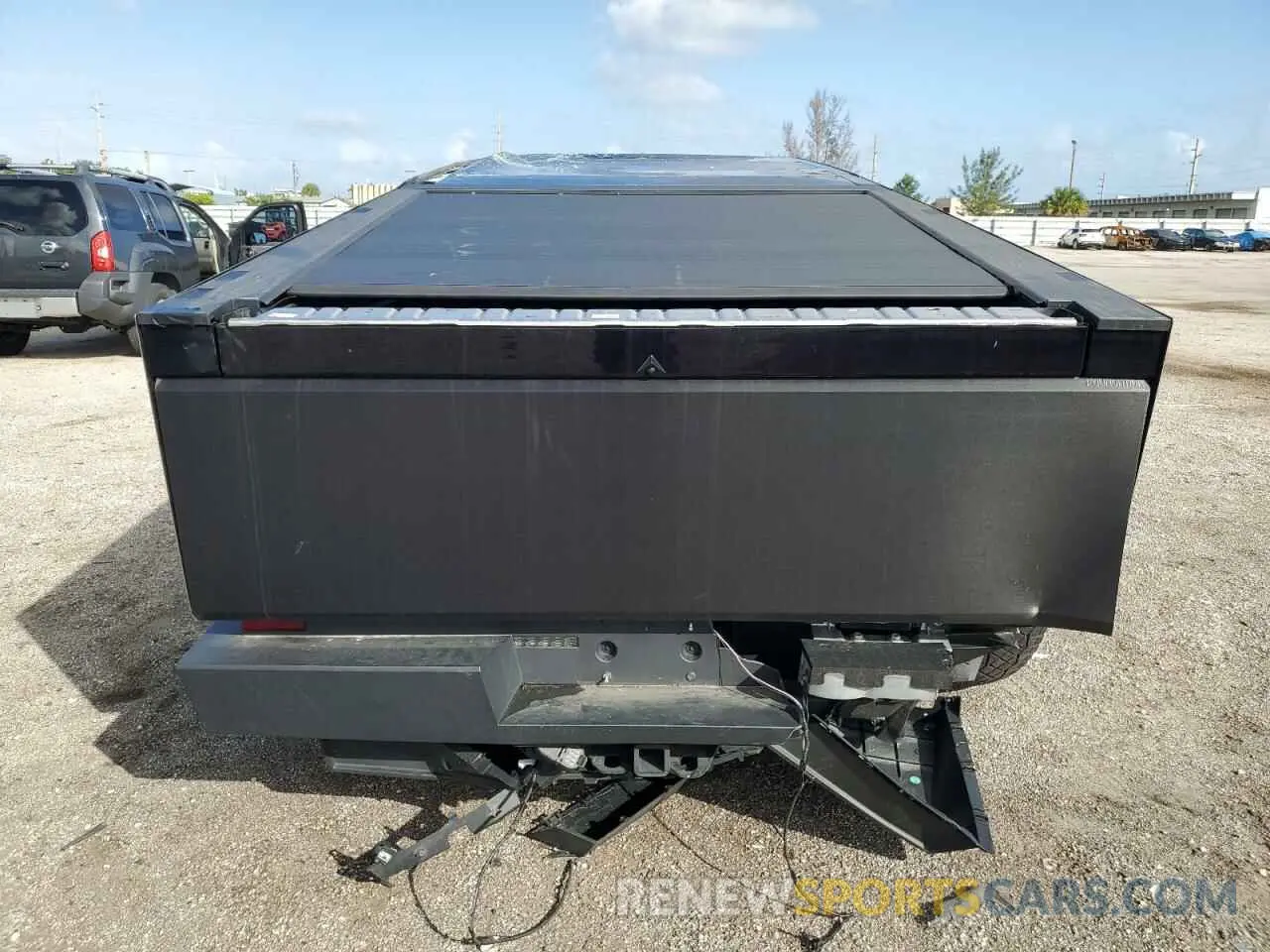6 Photograph of a damaged car 7G2CEHEE5RA000103 TESLA CYBERTRUCK 2024