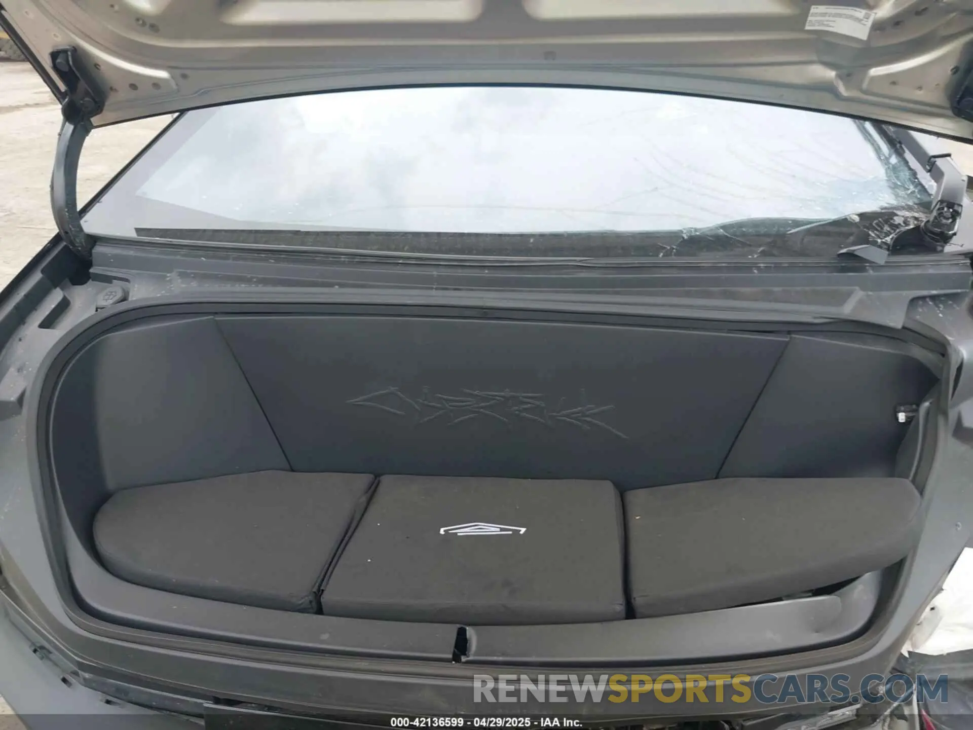 10 Photograph of a damaged car 7G2CEHEE5RA037782 TESLA CYBERTRUCK 2024