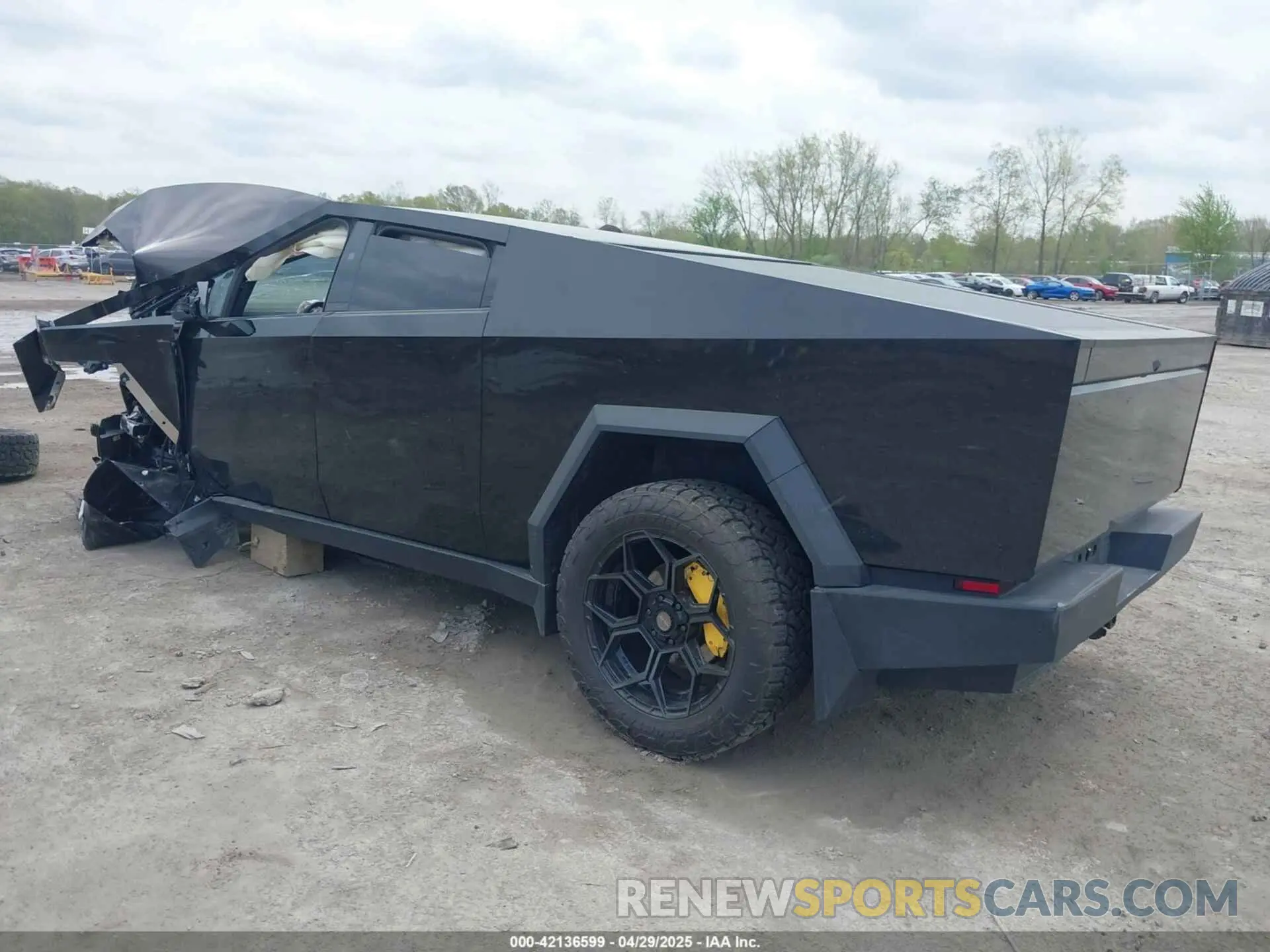 3 Photograph of a damaged car 7G2CEHEE5RA037782 TESLA CYBERTRUCK 2024