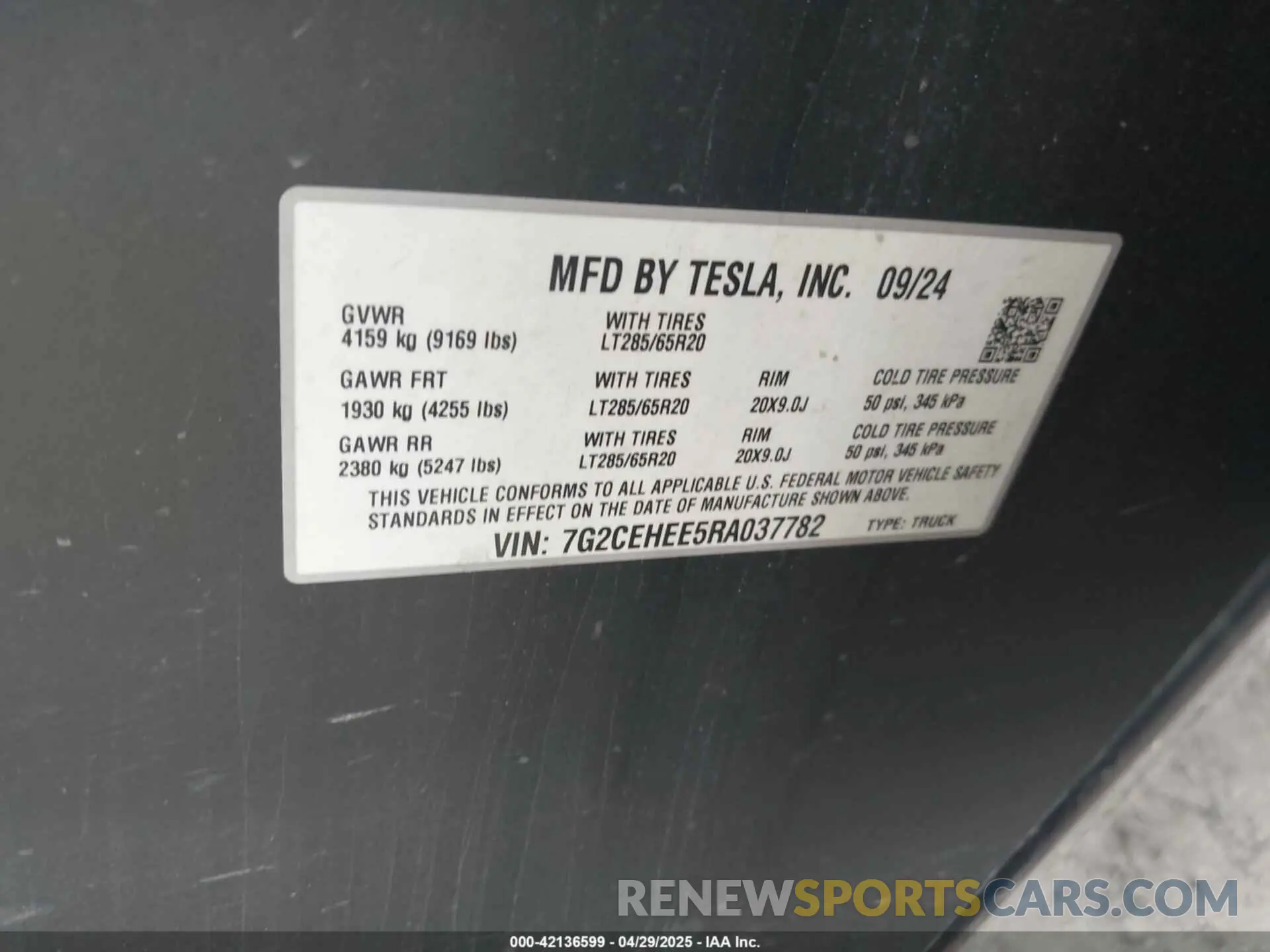 9 Photograph of a damaged car 7G2CEHEE5RA037782 TESLA CYBERTRUCK 2024