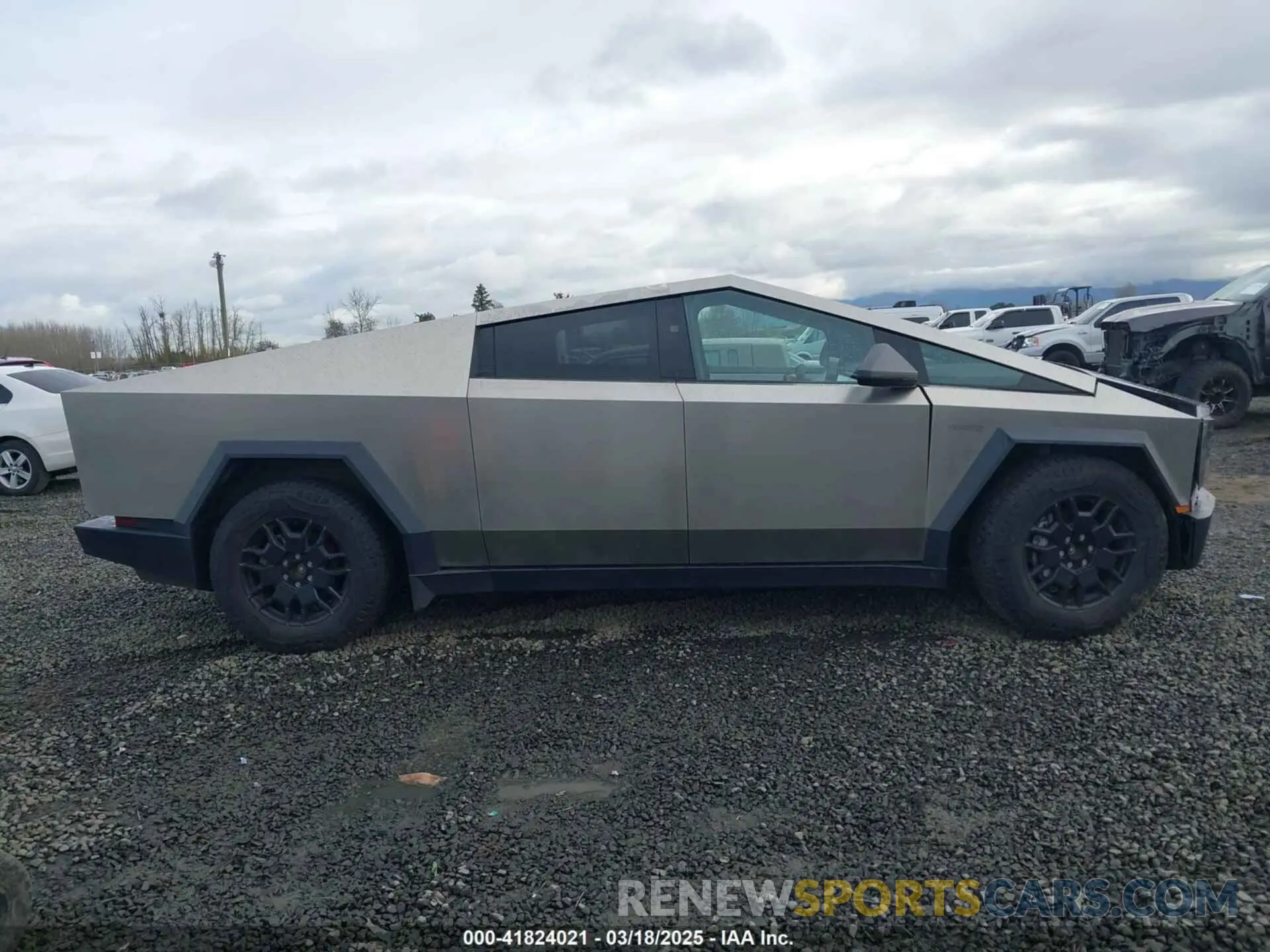 12 Photograph of a damaged car 7G2CEHEE7RA012835 TESLA CYBERTRUCK 2024