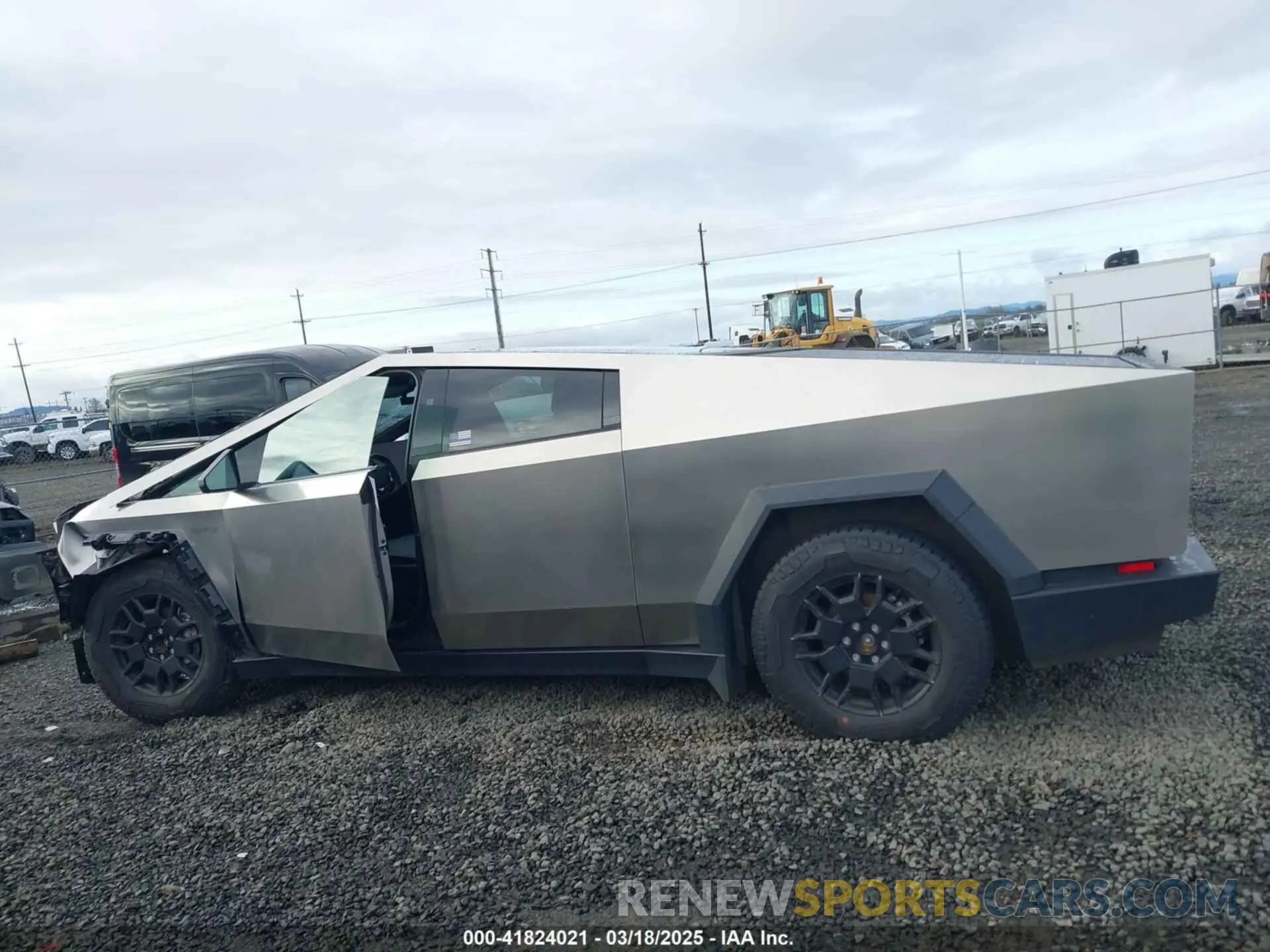 13 Photograph of a damaged car 7G2CEHEE7RA012835 TESLA CYBERTRUCK 2024