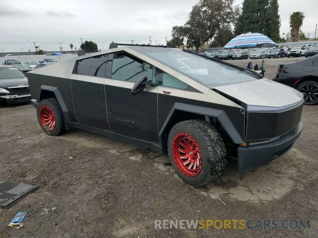 4 Photograph of a damaged car 7G2CEHEEXRA017091 TESLA CYBERTRUCK 2024