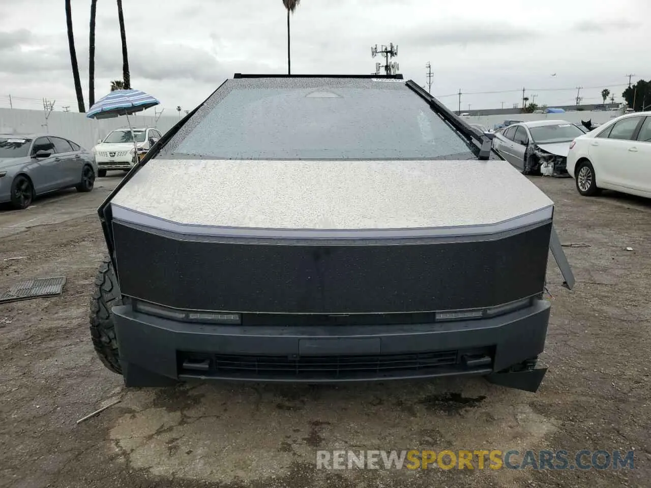 5 Photograph of a damaged car 7G2CEHEEXRA017091 TESLA CYBERTRUCK 2024