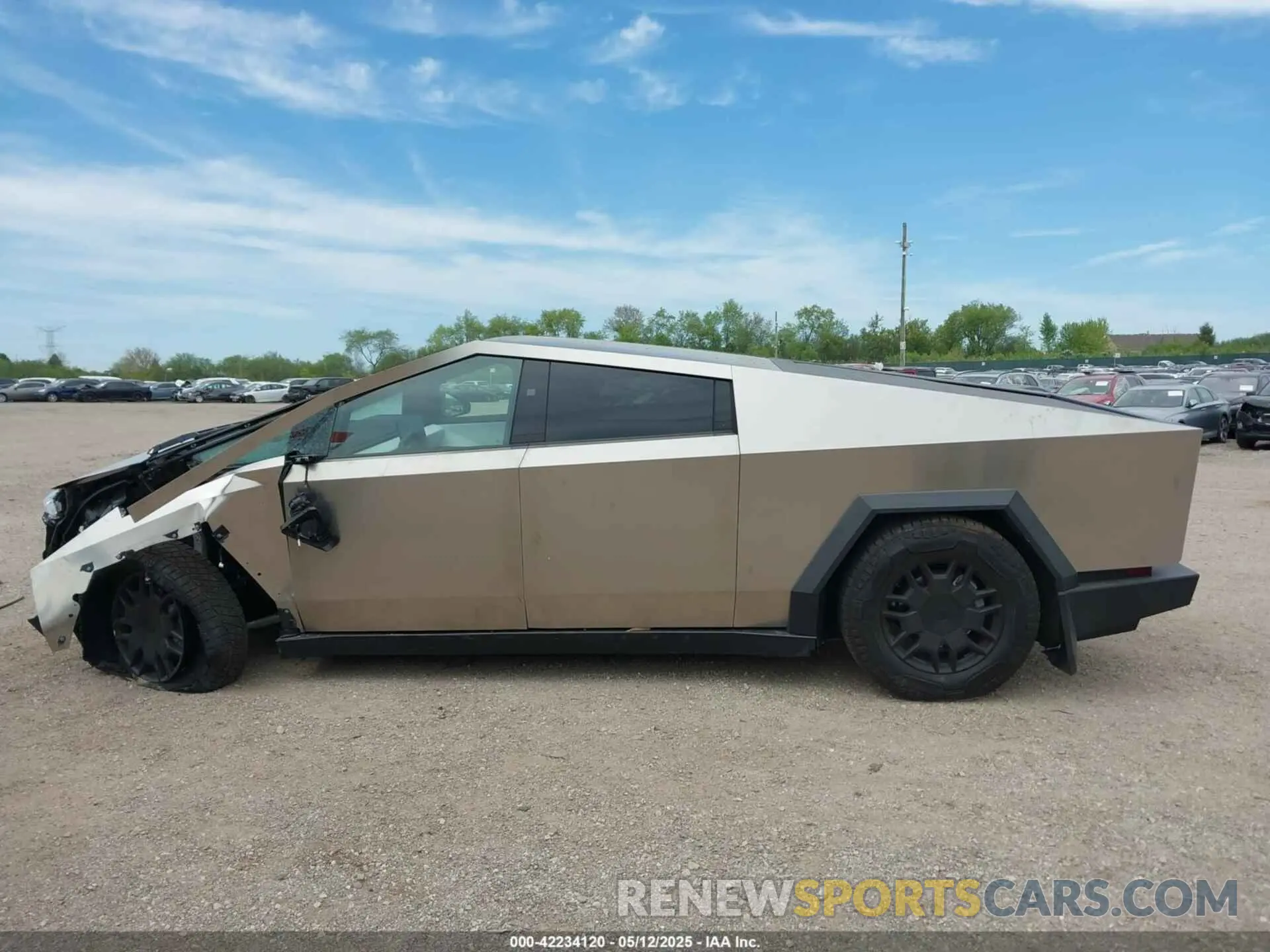 13 Photograph of a damaged car 7G2CEHEEXRA024834 TESLA CYBERTRUCK 2024